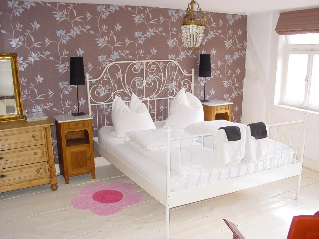Robert'S Bed & Breakfast Helmarshausen Exterior foto